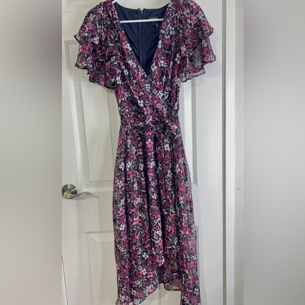 Dkny purple dress with floral print v-neckline size 10 or S